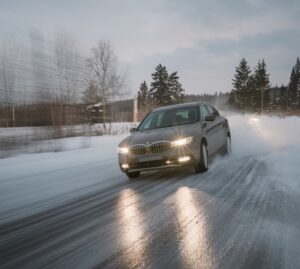 빙판길 자동차 미끄러질 때 대처 방법